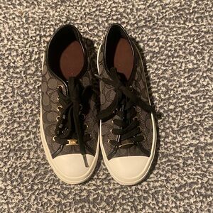 Coach Women’s size 8 Empire shoes with gold colored Coach emblem good condition!